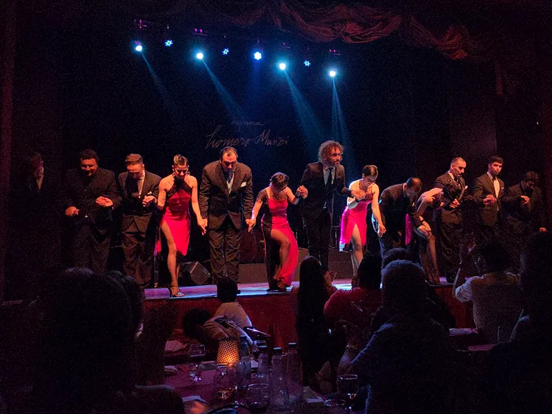 DÎNER GOURMET + BOISSONS + SPECTACLE DE TANGO